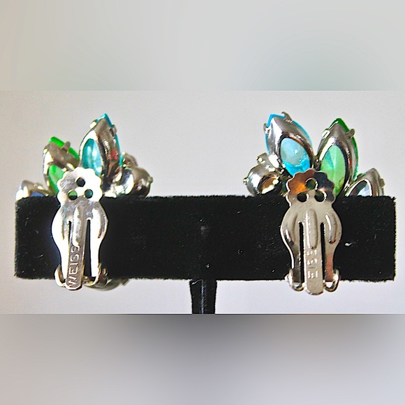 WEISS EARRINGS CLIP ON VINTAGE  GREENS BLUES CRYSTAL SILVER - Picture 7 of 8